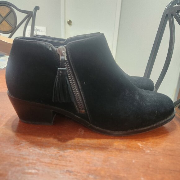Vionic Shoes - Vionic suede black ankle boots